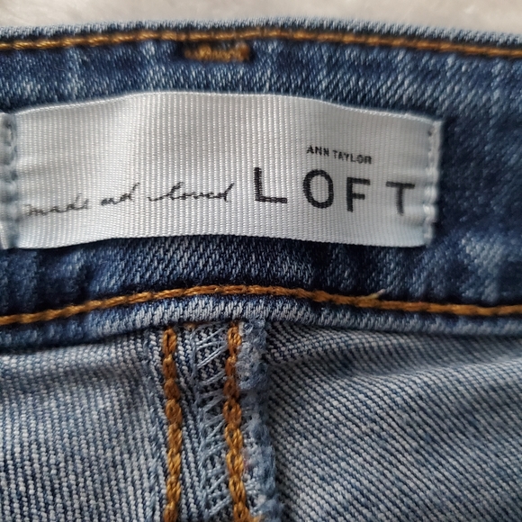 Ann Taylor Loft Medium Wash Straight Leg Slight Bootcut Blue Jeans Women's 6 28 - Picture 3 of 6